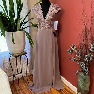 Elegant Lace Evening Gown